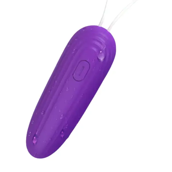 Hands-Free Egg Vibrator – Freya with visible water droplets on its surface, highlighting its waterproof and easy-to-clean features.